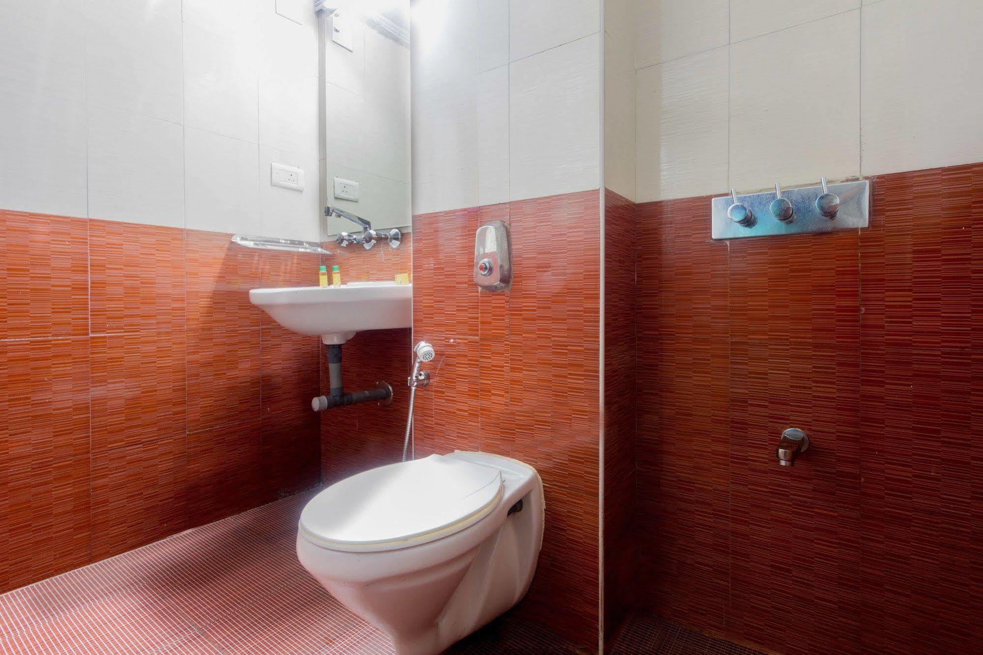 Fabhotel Khems Shoram Palace Road Ooty Exterior foto